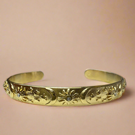 BACK IN STOCK 30 April - Preorder Sol Celestial Gold Bangle